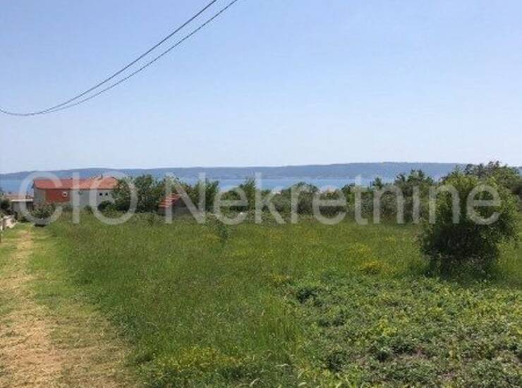 GRAĐEVINSKA PARCELA 425 m² – KAŠTEL LUKŠIĆ, PRODAJA — fotografija 2
