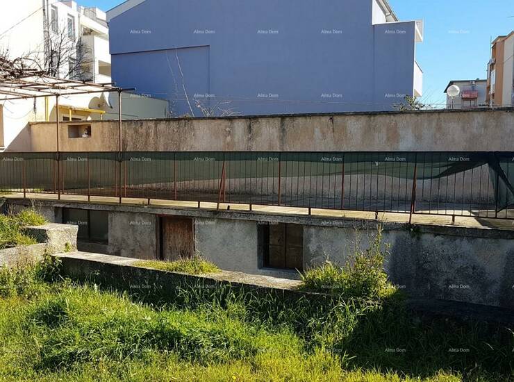 Kuća smještena u mirnom naselju sa ukupnom površinom od 140 m², svaki s... — fotografija 3