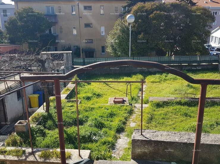 Kuća smještena u mirnom naselju sa ukupnom površinom od 140 m², svaki s... — fotografija 6
