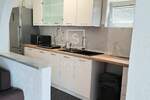 NOVI VINODOLSKI, KLENOVICA, KUĆA S PET APARTMANA I POGLEDOM NA MORE — fotografija 2