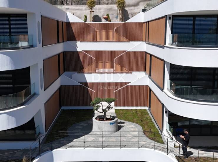 Opatija, centar, garsonijera, 48 m², terasa 16 m² — fotografija 2