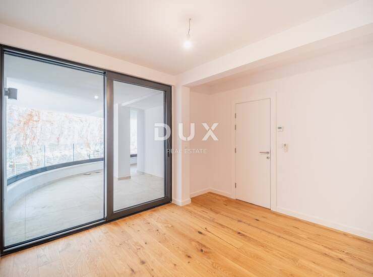 Opatija, centar, trosobni stan, 165 m², terasa 55 m² — fotografija 3