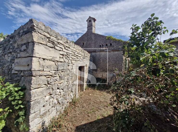 Kamena kuća na građevinskoj parceli od 1919m2 - Rakalj — fotografija 2