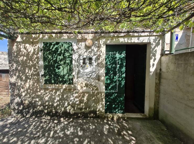 Kamena kuća na građevinskoj parceli od 1919m2 - Rakalj — fotografija 5