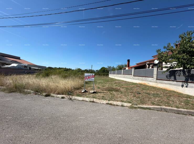 Prodaje se građevinsko zemljište na mirnoj i lijepoj lokaciji u manjem mj... — fotografija 4