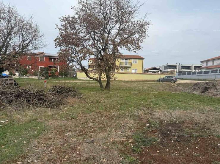 Na prodaju je iznimno atraktivno građevinsko zemljište na odličnoj lokac...