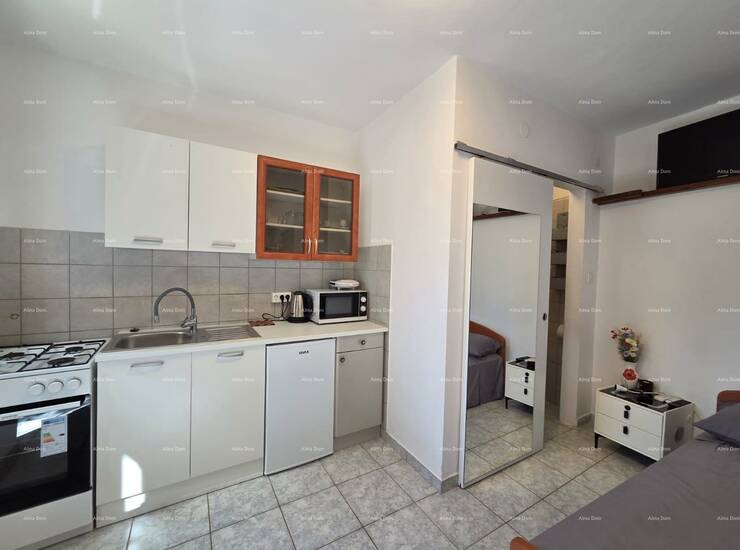 Iznajmljuje se funkcionalna garsonijera površine 20 m² smještena u prize... — fotografija 4