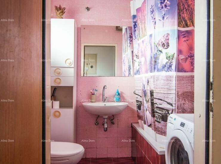 Prodaje se uređen stan na odličnoj lokaciji, nedaleko Marina Verude. Smje... — fotografija 10
