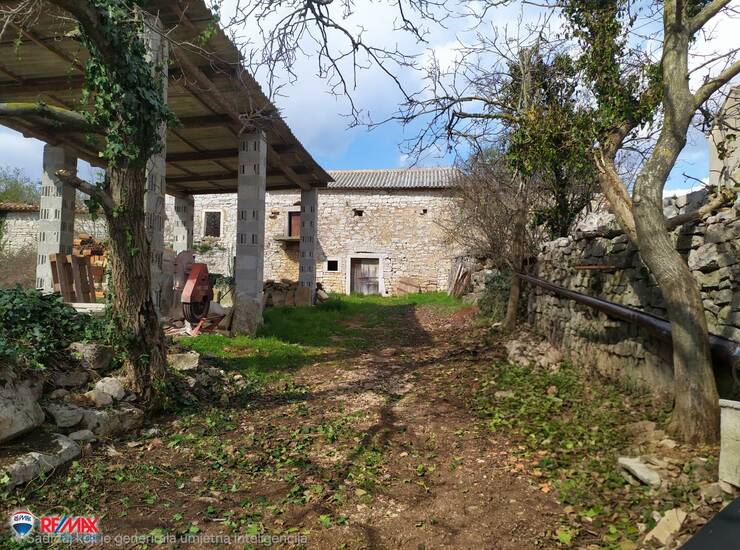 ISTRA, VIŠNJAN - OKOLICA, KAMENA KUĆA ZA RENOVACIJU — fotografija 2