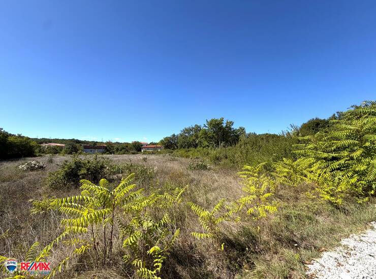 ISTRA, LABIN, GRAĐEVINSKO ZEMLJIŠTE 2.5 KM OD GRADA — fotografija 3