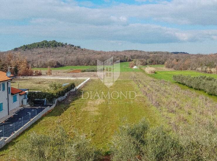 EKLUZIVNO! Poreč, zemljište, 699 m2 na rubu naselja! — fotografija 6