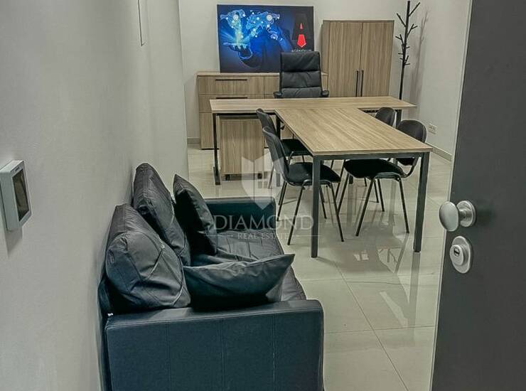 Fantastičan poslovni prostor u samome centru Pule — fotografija 2