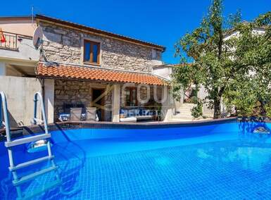 Kuća Zvoneća, Matulji 65m² - 800 € | SveHrNekretnine