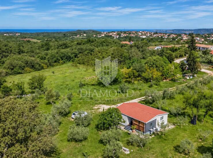 Buje, Kaštel, predivno zemljište sa pogledo na more!