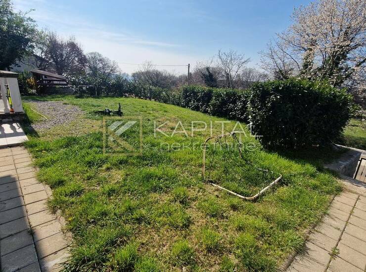 TOP PRILIKA! Etaža s velikim dvorištem (356 m²) – mir i  privatnostt! — fotografija 5