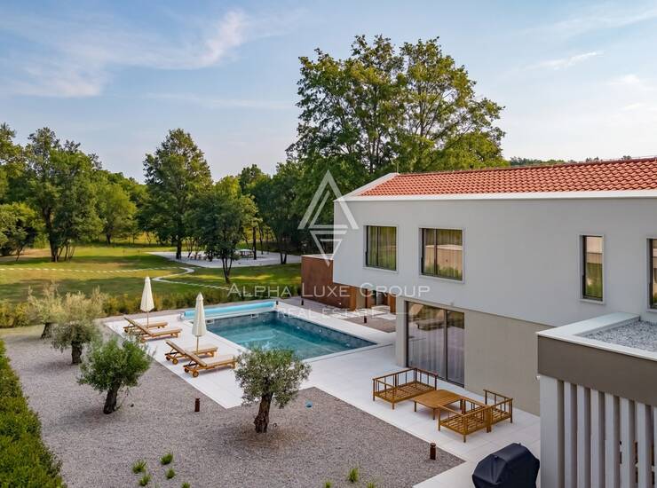 Istra, Labin : Luksuzna vila s bazenom i velikom parcelom — fotografija 3