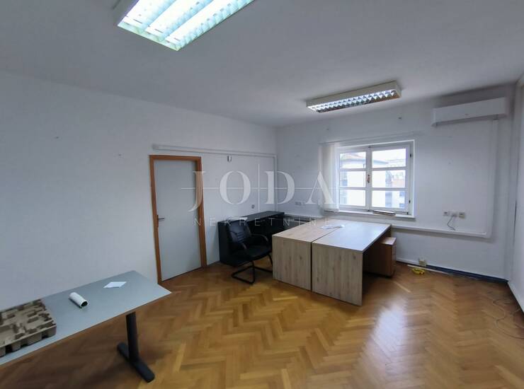 Poslovni prostori u centru Rijeke – 176 m² — fotografija 4