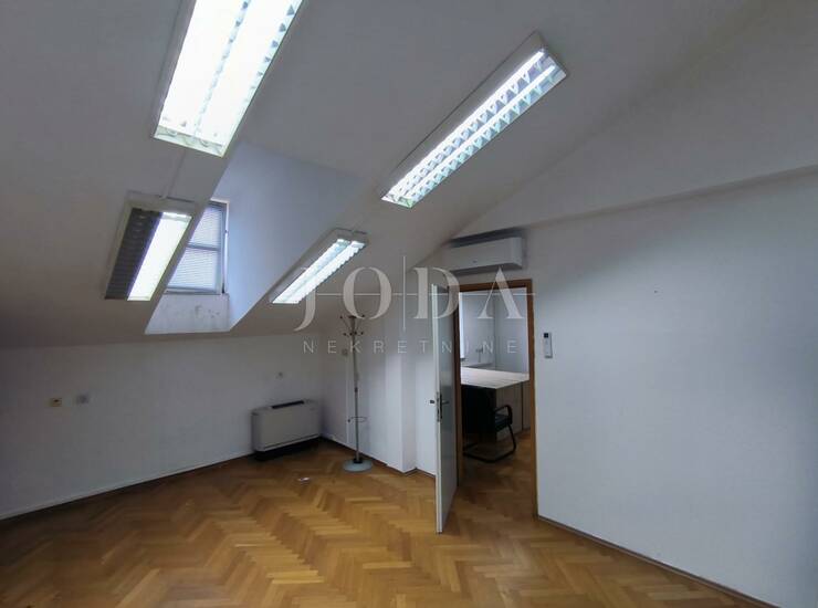 Poslovni prostori u centru Rijeke – 176 m² — fotografija 5