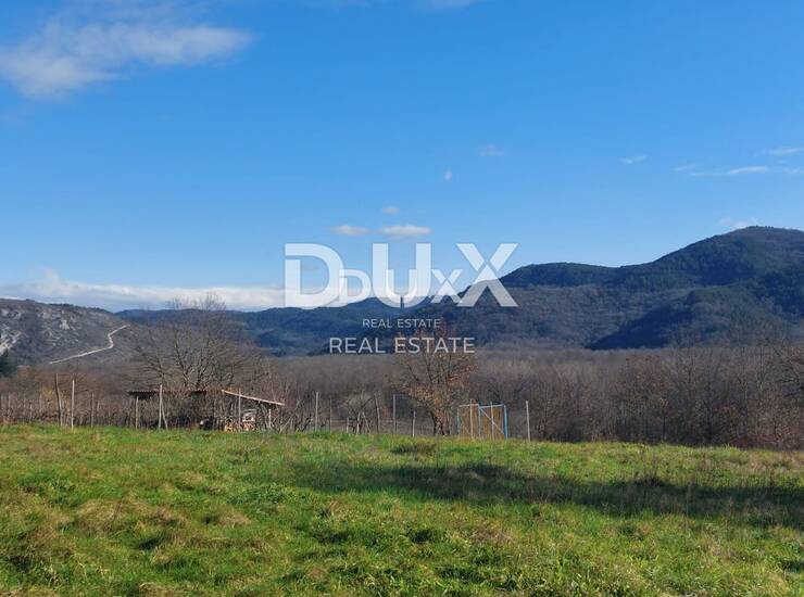 Oprtalj, građevinsko zemljište, 673 m², panoramski pogled — fotografija 2