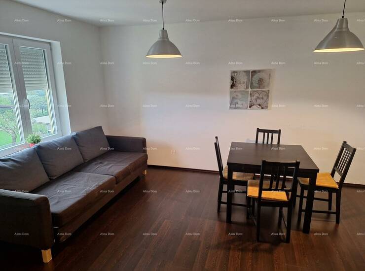 Na prodaju je moderno i lijepo opremljen stan površine 50 m², izgrađen 2...