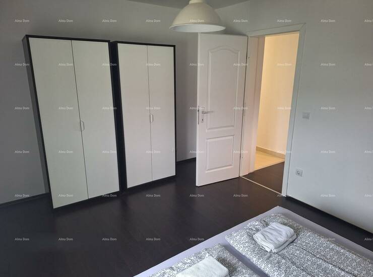 Na prodaju je moderno i lijepo opremljen stan površine 50 m², izgrađen 2... — fotografija 4