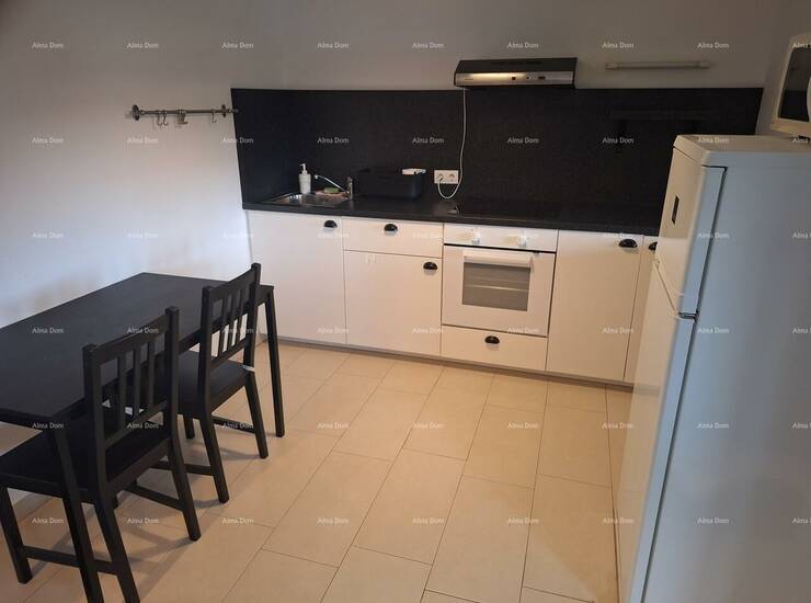Na prodaju je moderno i lijepo opremljen stan površine 50 m², izgrađen 2... — fotografija 8