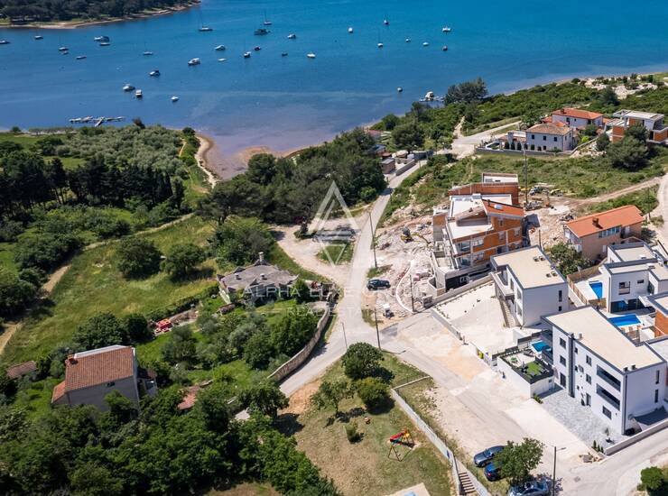 Istra, Medulin : Luksuzna vila s bazenom 50 metara do mora — fotografija 3