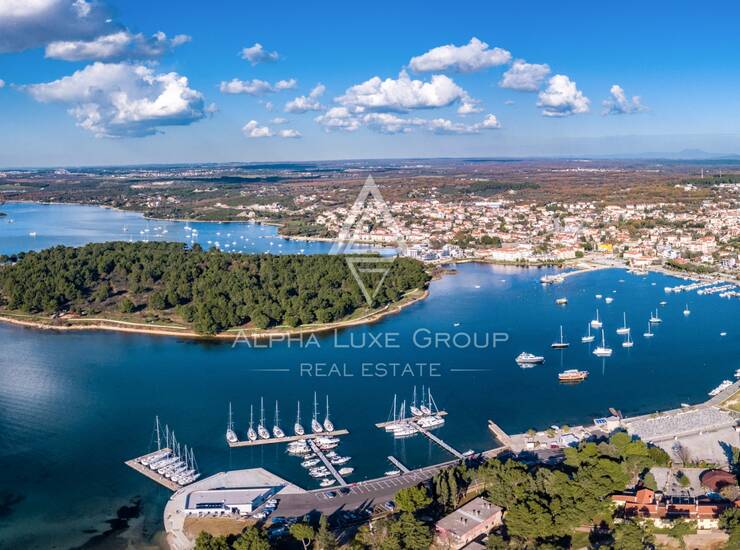 Istra, Medulin : Luksuzna vila s bazenom 50 metara do mora — fotografija 4