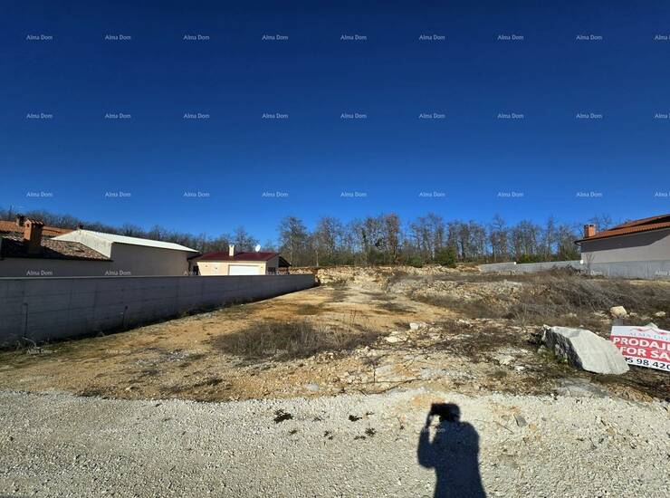 Prodaja građevinskog zemljišta .
Naseljeni dio mjesta, zemljište je okru... — fotografija 10