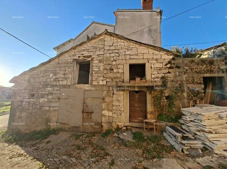 Prodaje se stara kamena kuća ukupne površine 250 m², s pripadajućom oku... — fotografija 3