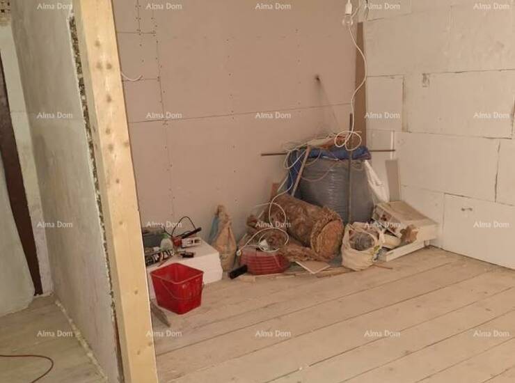 Prodaje se stara kamena kuća ukupne površine 250 m², s pripadajućom oku... — fotografija 6