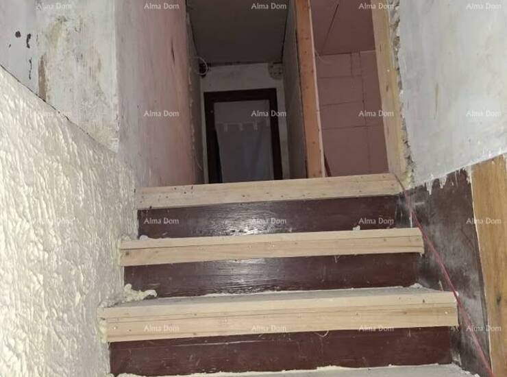 Prodaje se stara kamena kuća ukupne površine 250 m², s pripadajućom oku... — fotografija 9