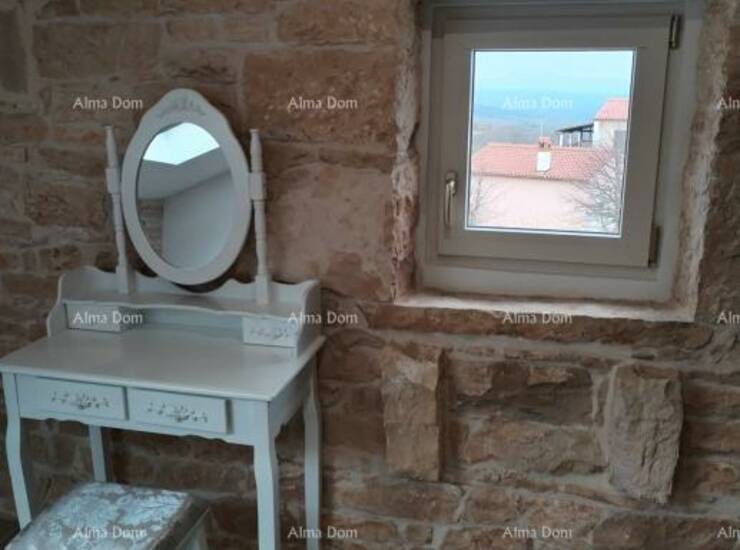 Prodaje se lijepo uređena kuća u naselju, pored Barbana, svega 20-ak minu... — fotografija 7