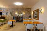 Prodaje se predivan Hotel i Restoran u malom turističkom mjestu.
Sastoji s... — fotografija 4