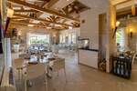 Prodaje se predivan Hotel i Restoran u malom turističkom mjestu.
Sastoji s... — fotografija 7