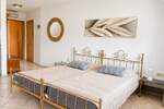 CRIKVENICA- INVESTICIJSKA KUĆA 498 M2, 3 APARTMANA + STAN + 2 POSLOVNA PROSTOR — fotografija 3