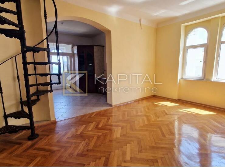 Strogi centar Opatije: Građanski stan, 200 m² s 2 parkirna mjesta — fotografija 2