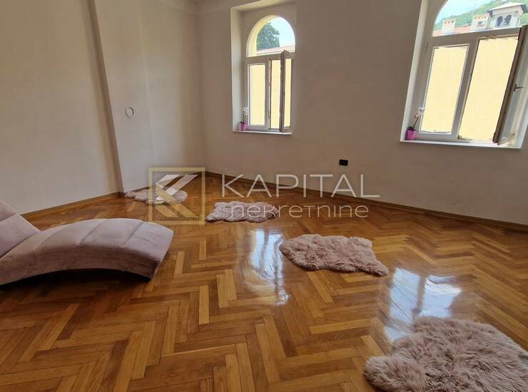 Strogi centar Opatije: Građanski stan, 200 m² s 2 parkirna mjesta — fotografija 3