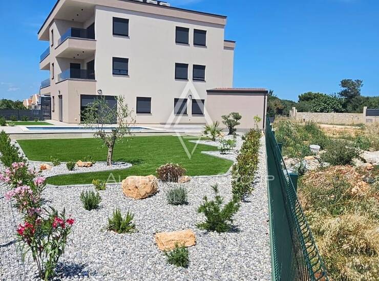 Istra, Banjole : Luksuzni stan s bazenom — fotografija 3
