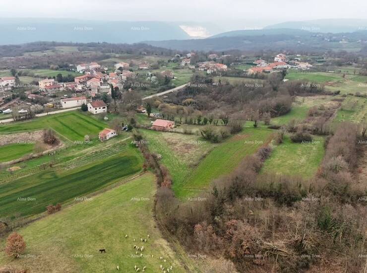 Prodajemo građevinsku parcelu sa pravomoćnom građevinskom dozvolom. 

Gr... — fotografija 3