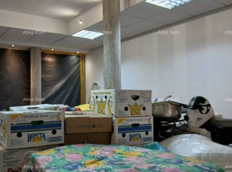 Prodaje se stan površine 56 m² smješten u prizemlju stambene zgrade. Sas... — fotografija 3