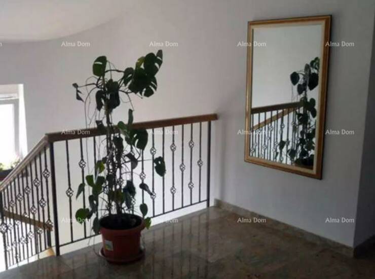 Prodajemo veliku kuću s 14 apartmana, u mirnoj ulici, u okruženju drugih ... — fotografija 2