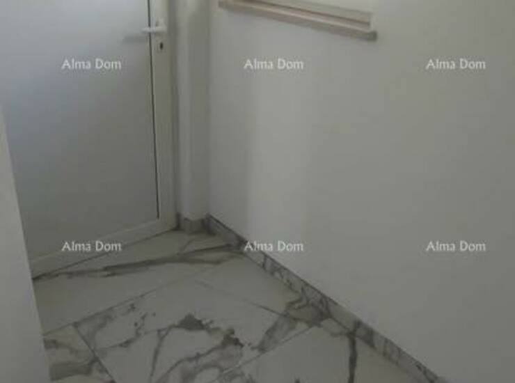 Prodaje se 3-sobni stan na odličnoj lokaciji, Vodnjan.
Stan, 102 m2, se sa... — fotografija 6
