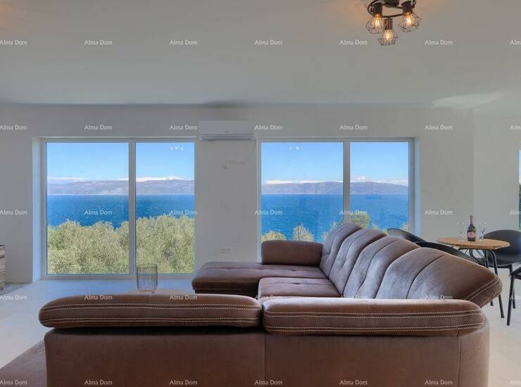 Vila suvremenog stila, ukupne površine 200 m². 
Naglasak na velikim stakl... — fotografija 7