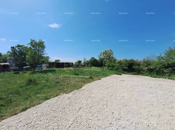 Na prodaju su tri građevinska zemljišta u mirnom naselju u općini Marča... — fotografija 2