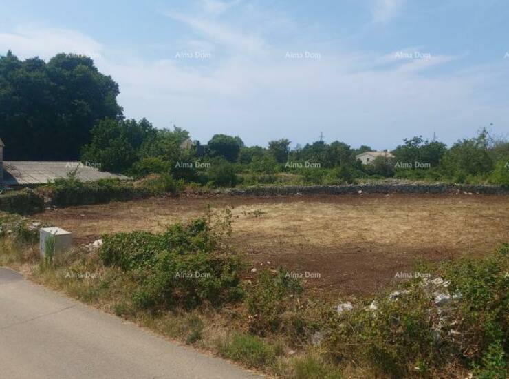 Građevinsko zemljište s dozvolom i projektom vile s bazenom – 760 m²

... — fotografija 8