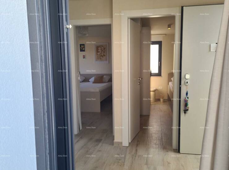 Prekrasan apartman smješten u bloku E

U vili E nalazi se stan ukupne povr... — fotografija 8