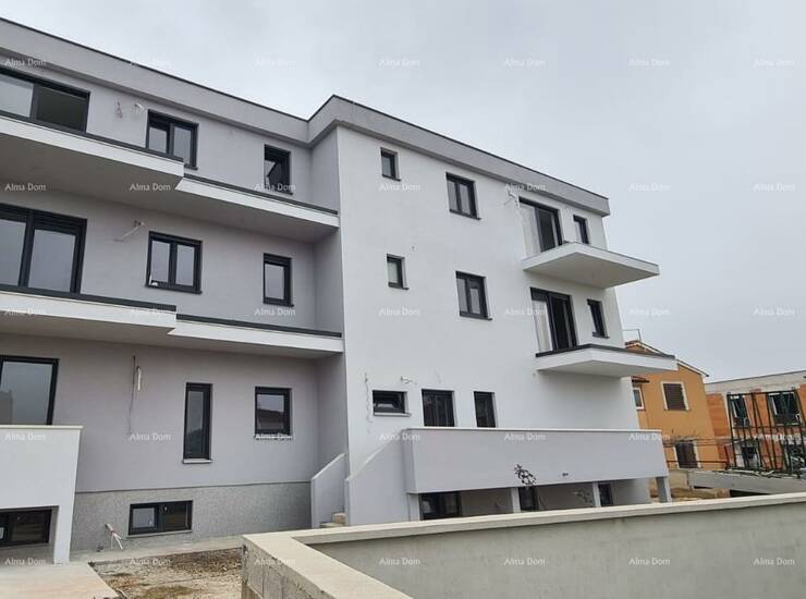 Prodajemo stan u novogradnji, površine 145 m2, u Medulinu!

Moderni stan s... — fotografija 4
