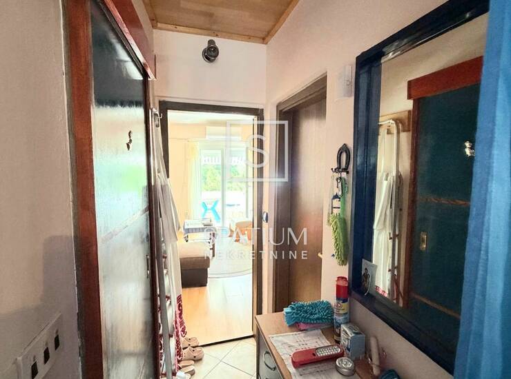 NOVI VINODOLSKI, APARTMAN S BALKONOM, NA DOBROJ LOKACIJI — fotografija 4