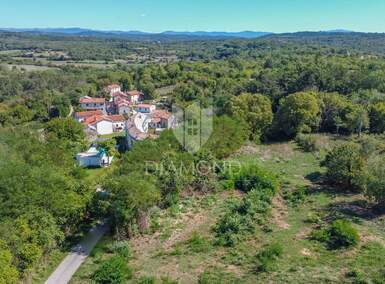 Zemljiste, Buje 1.200m² - 290.000 € | SveHrNekretnine